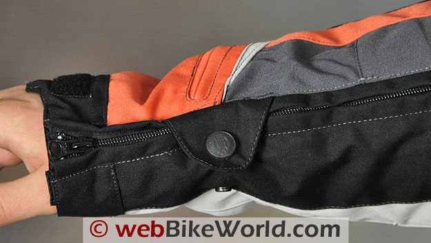 英国摩托车齿轮冒险夹克——手臂和袖子拉链