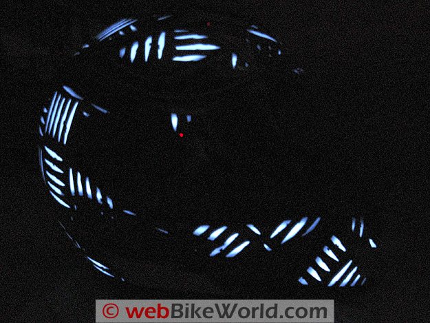 鲨鱼S900头盔-发光“Lumi”图形
