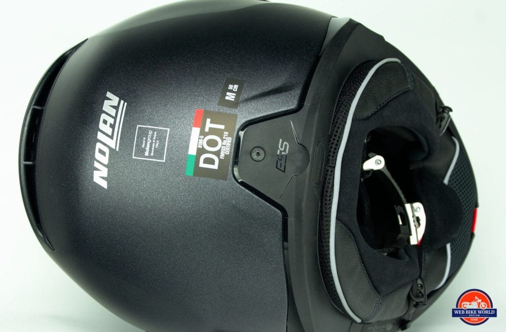 后视图点贴纸的诺兰N100-5头盔与N-Com B901L安装。