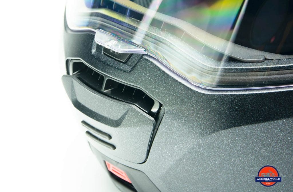 Chinbar发泄在诺兰N100-5头盔N-Com B901L安装。