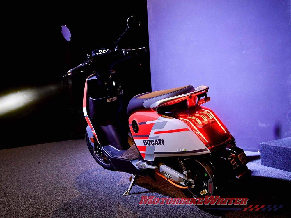 杜卡迪超级社电动摩托车5000美元的火花