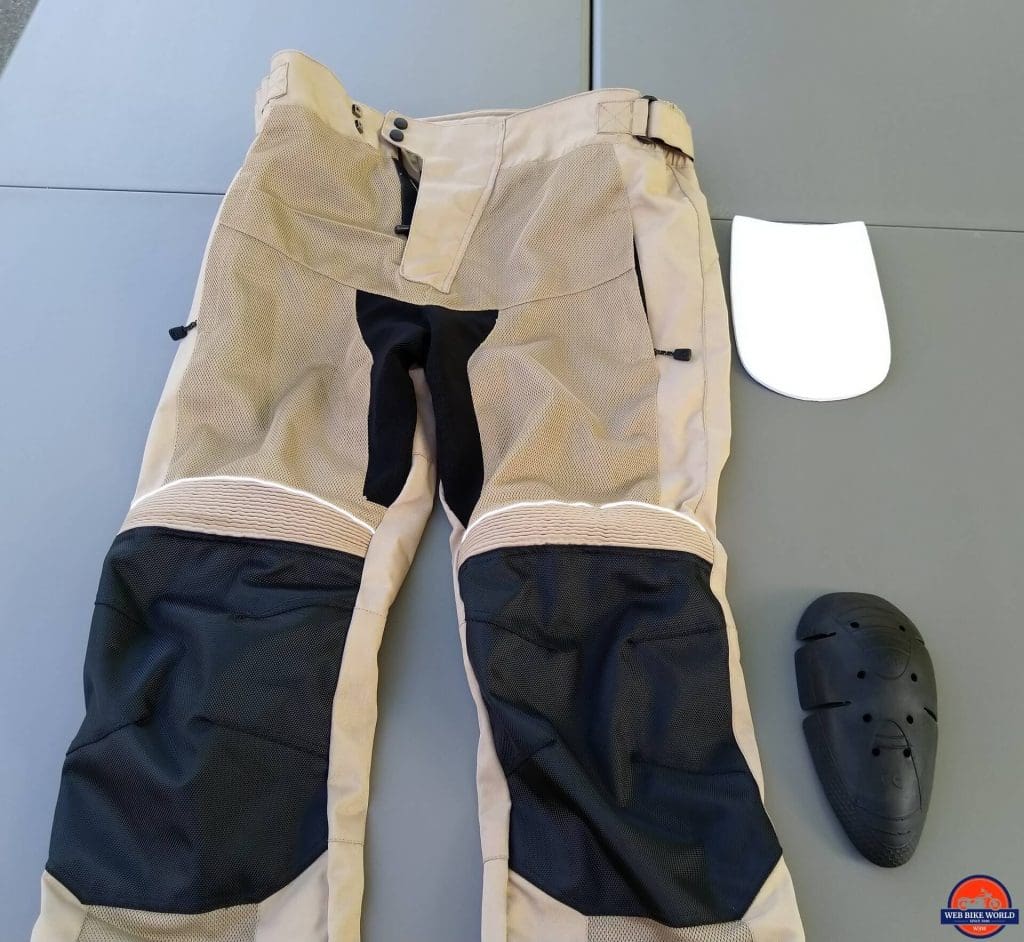 Motonation Cappra发泄纺织裤子——安全插入:CE泡沫膝盖和臀部