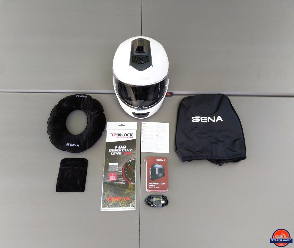 塞纳动量专业头盔和包括的配件