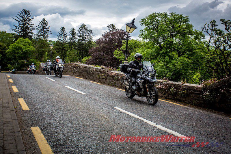 图片:爱尔兰凯尔特骑摩托车出租