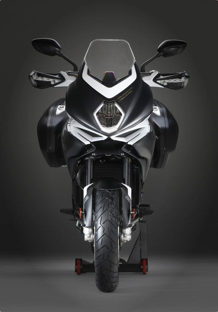2021 MV Agusta摩托的高级跑车800 Lusso SCS快速的