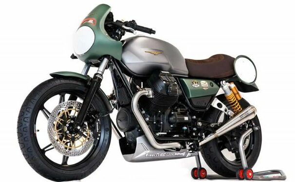视图创建的新的特别版Moto Guzzi V7——纪念摩托Guzzi周年和race-prepped速度耐力的奖杯