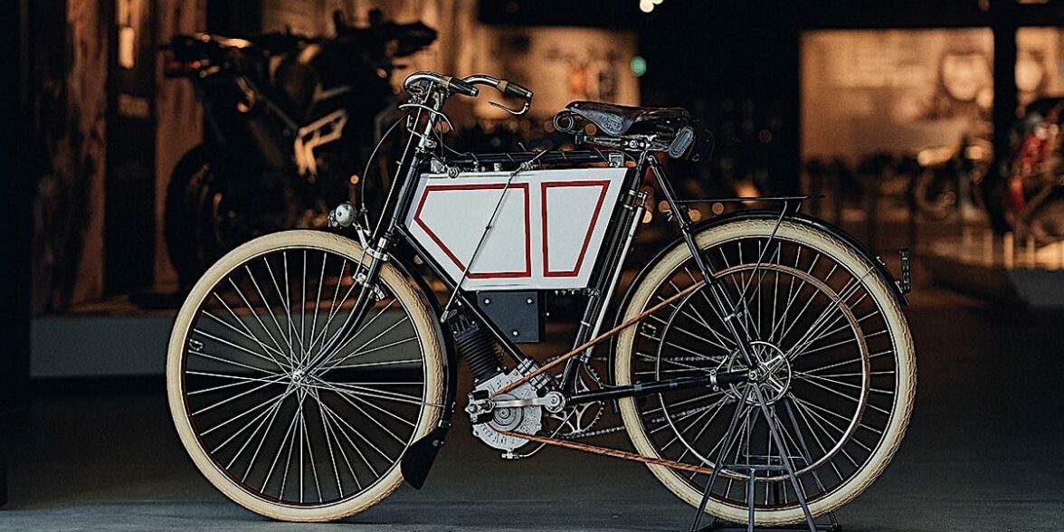 凯旋1901年的摩托车原型