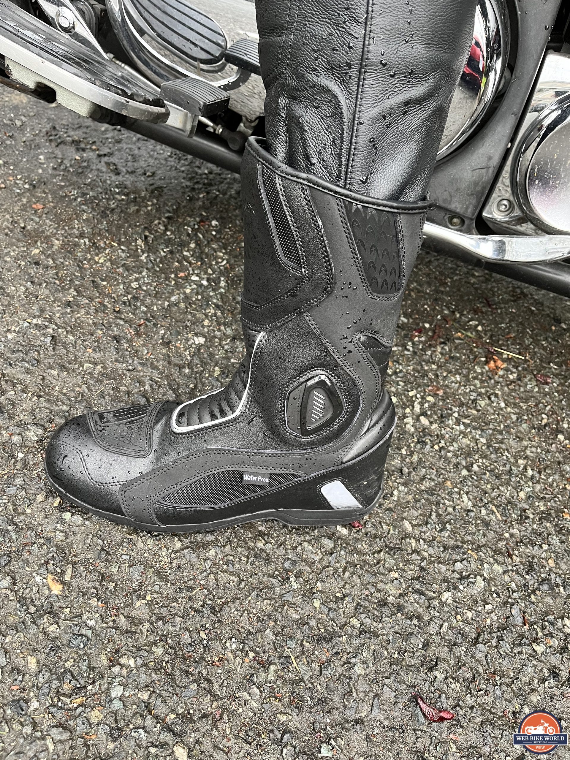 Kronox Lanin Motorcycle靴子，由Graham Miles提供，我们在WBW的评论者。