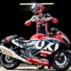 铃木的MotoGP测试车手和卫冕耐力世界冠军(EWC)， Sylvain Guintoli，与他的全新“布什”，铃木提供。媒体来源自金托利的Facebook。