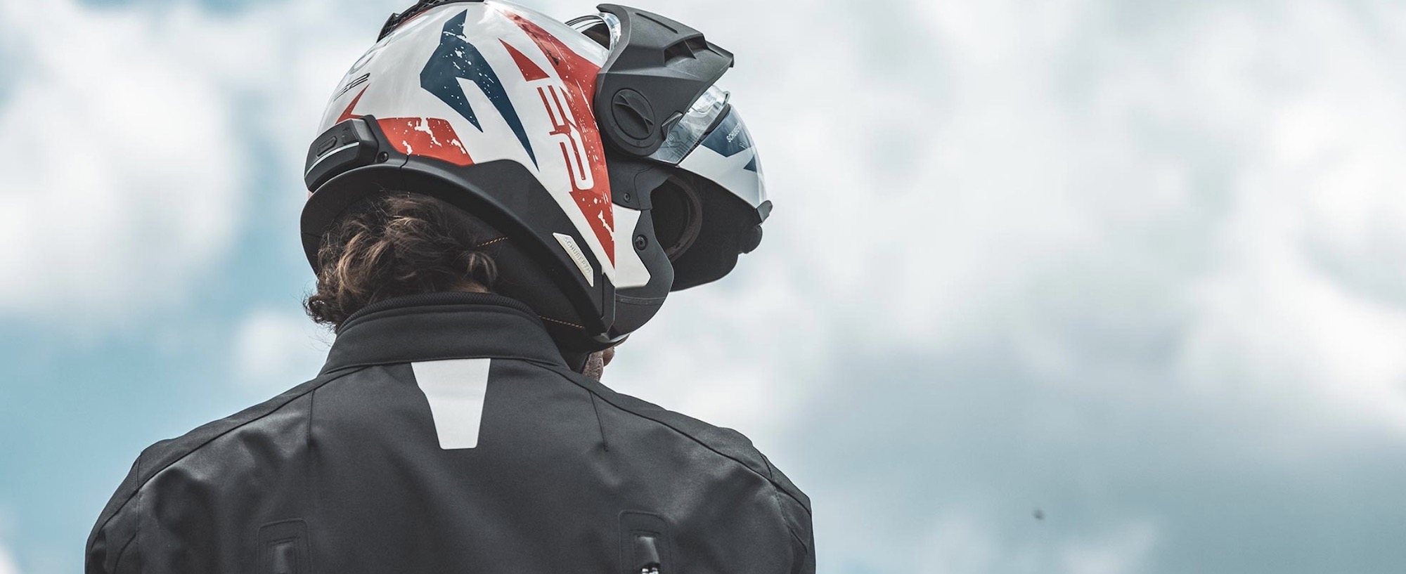 舒伯思的全新E2摩托车头盔。媒体来源舒伯特的网站。