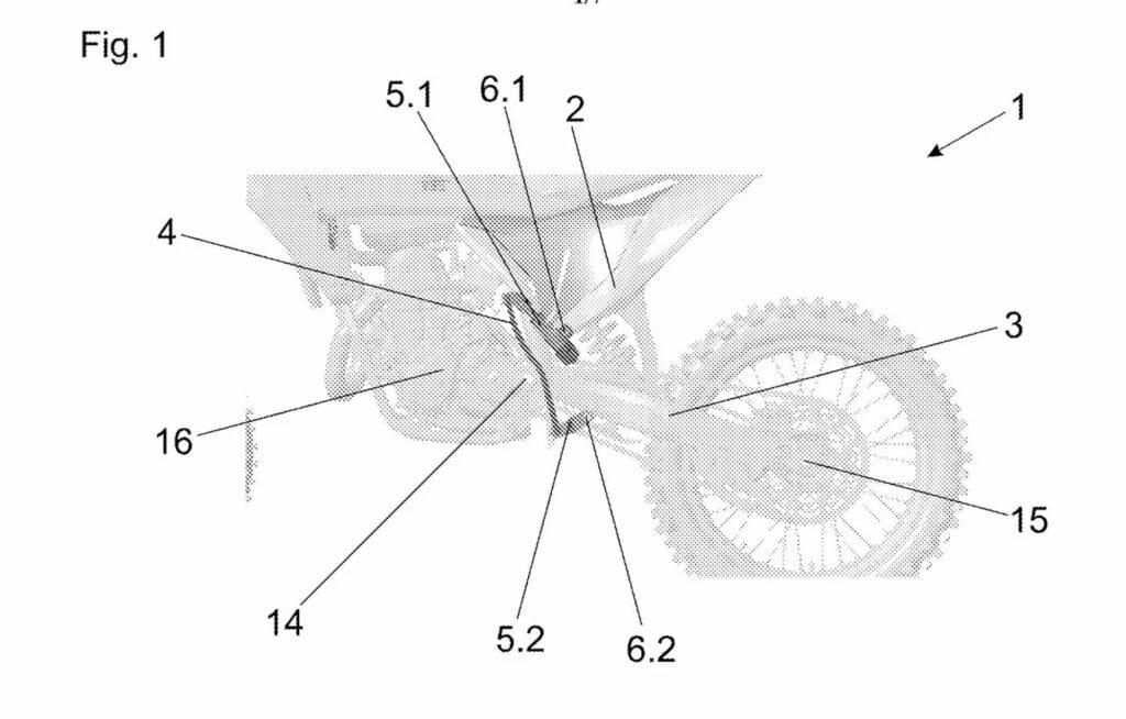 KTM的叶片弹簧悬挂的位置视图。线圈可见，仅供参考。媒体来源:CycleWorld。