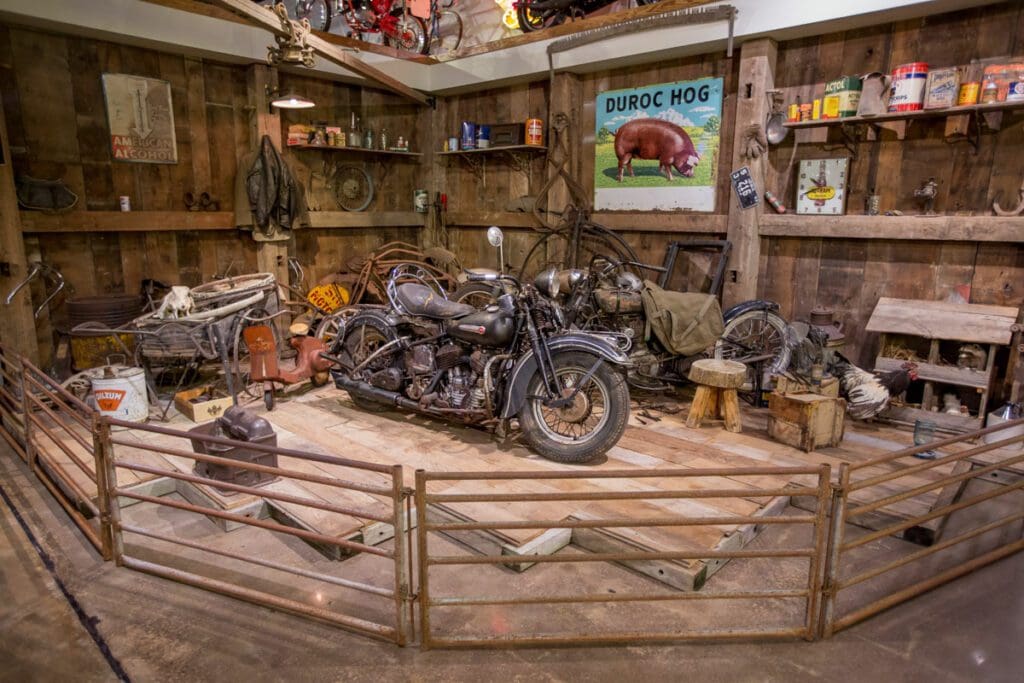 爱荷华州的国家摩托车博物馆。媒体来自国家摩托车博物馆的网站。