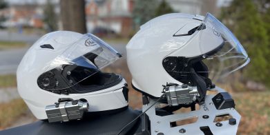 INNOVV H5摄像头安装在HJC头盔上
