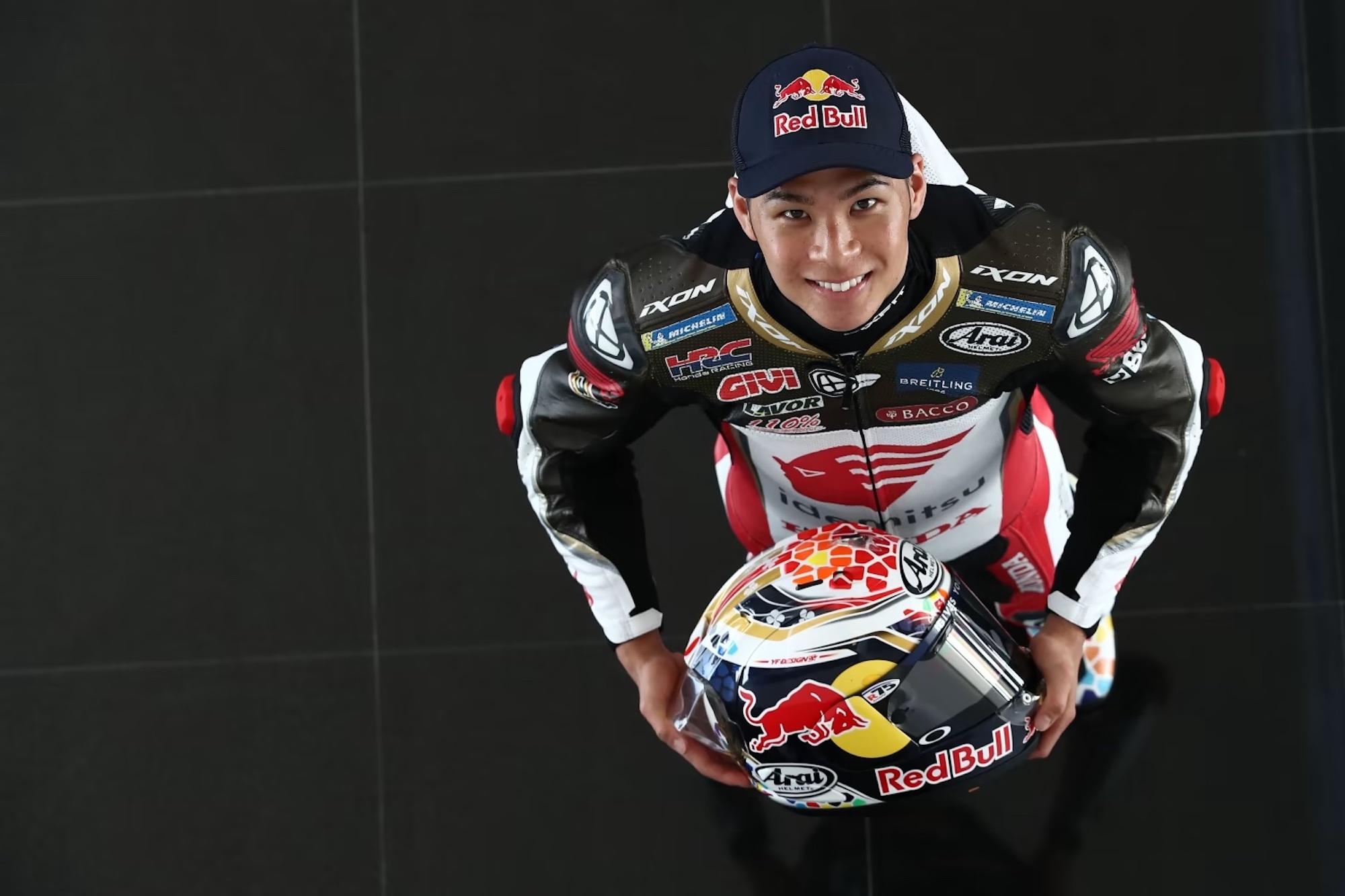 高明中神，骑LCR本田在今年的MotoGP努力。媒体来源:红牛。