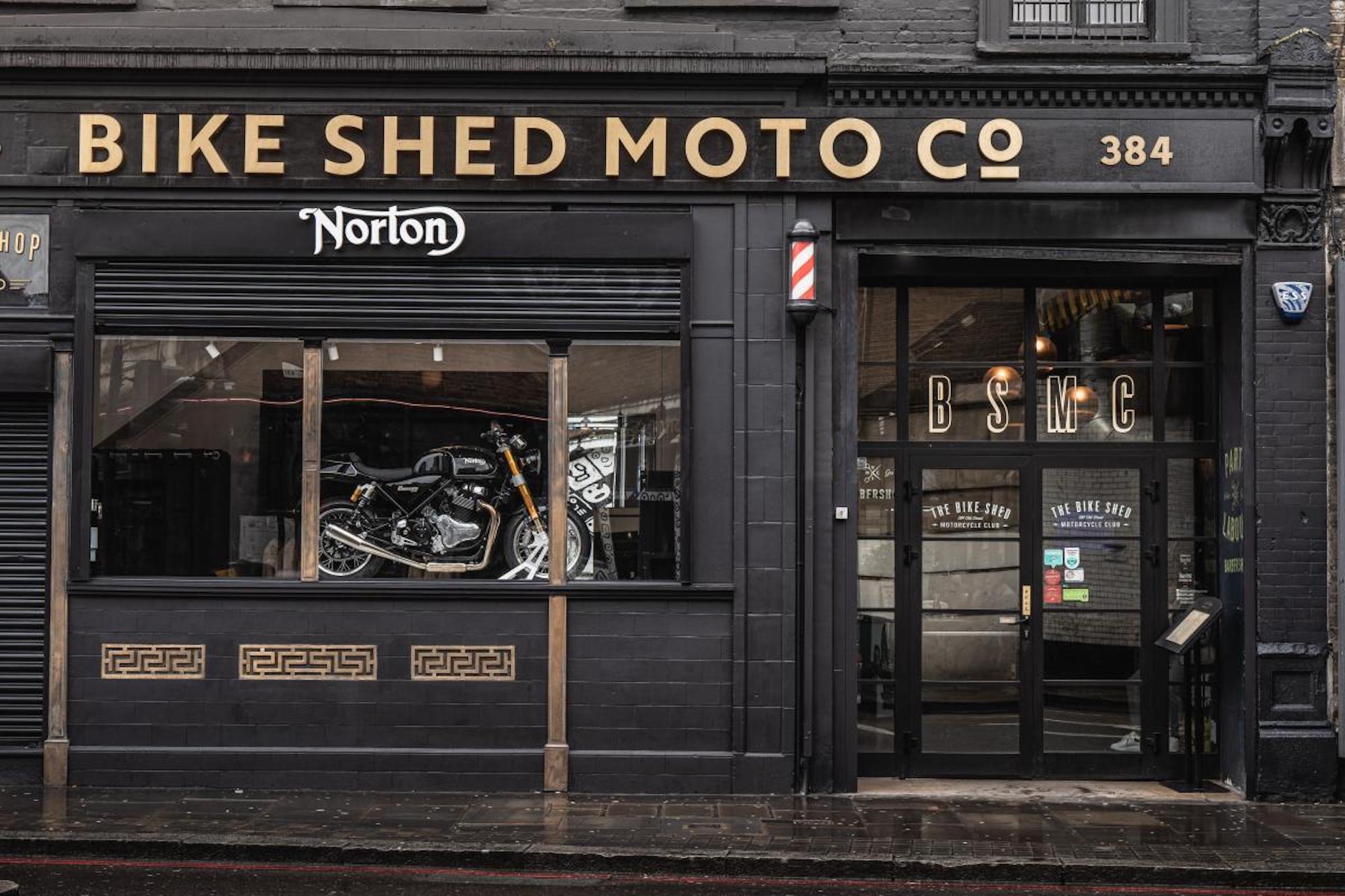 诺顿的视图的新店面贡献伦敦的街道场景:诺顿(新)工作室。媒体来自VisorDown。