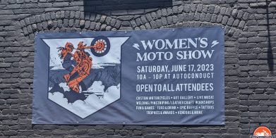 2023年女子摩托车展示横幅