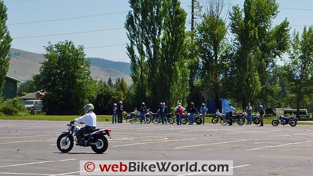 摩托车安全基础MSF基本骑术课程-教练示范