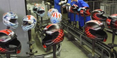 如何制作摩托车头盔
