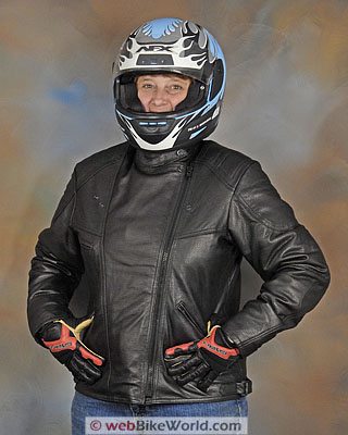 女性的鹿皮摩托车夹克