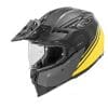 黑色和黄色Touratech Aventuro旅行者头盔。