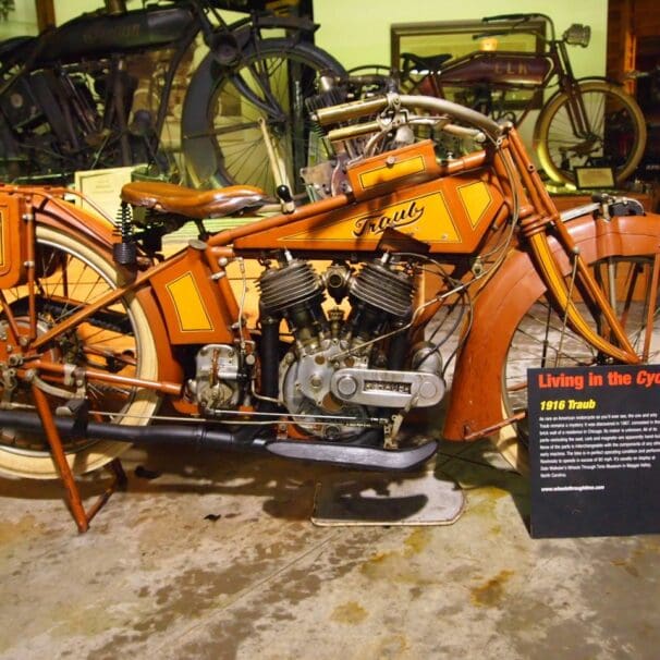 特劳布摩托车的一个视图——机器估计从1916年和一个尚未解决的独一无二的神秘