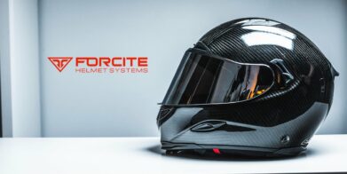 来自Forcite的MK1智能头盔的视图，Forcite是一家总部位于澳大利亚的初创公司，在本轮A轮投资活动结束时，该公司成功获得了超过600万美元的资金。
